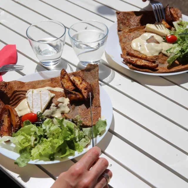 Table de la Gare à Neufchâtel-en-Bray