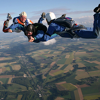Une expérience hors du commun : un saut en parachute